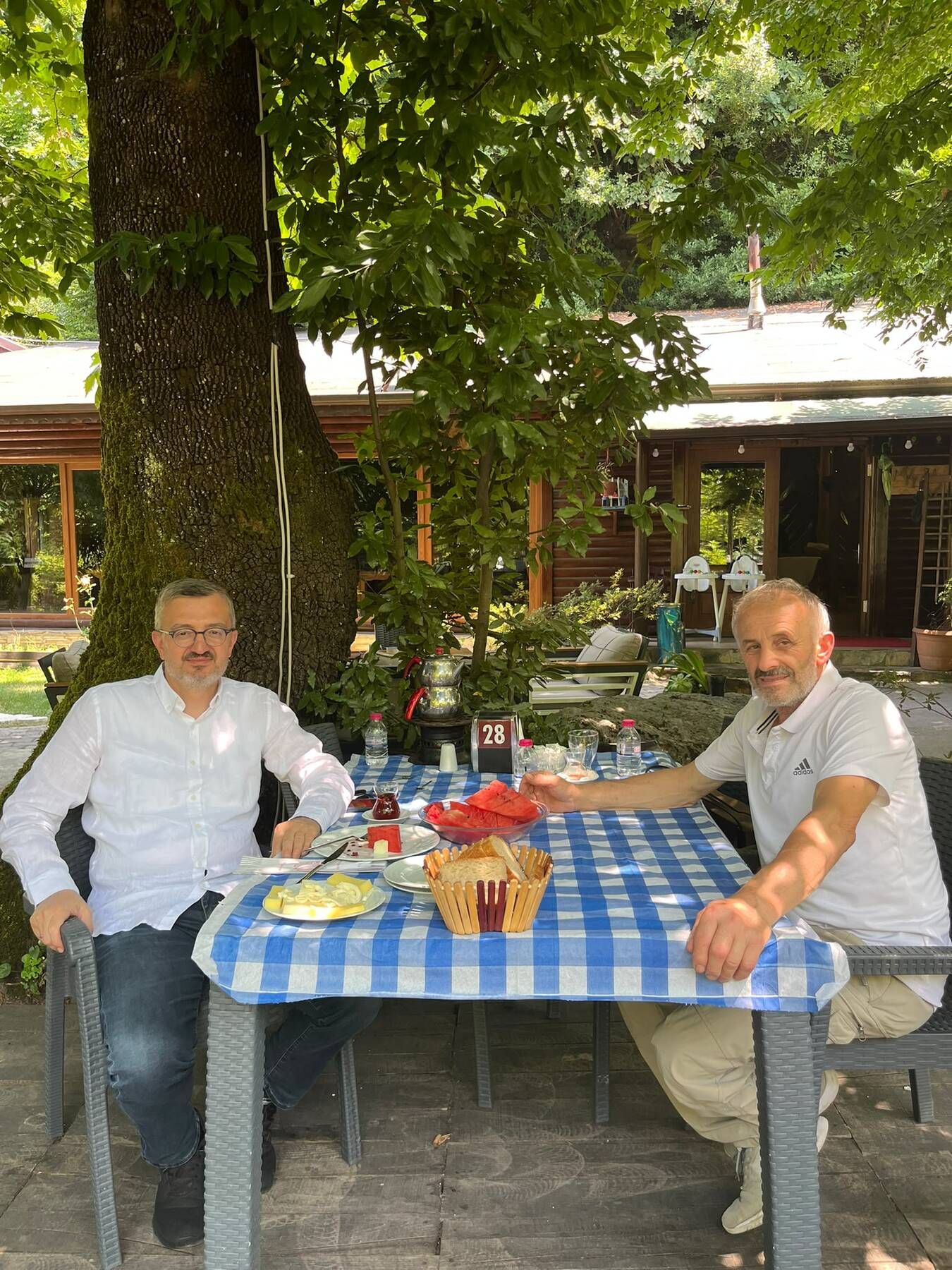 Cumhurbaşkanlığı İletişim Başkanı Duran’dan Sapanca’da dost ziyareti